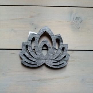 « Lotus » gris métallisé.